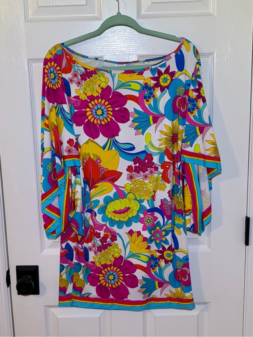 NWT Trina Turk Swim & Spa Bright Floral Cover Up Top - White/Multi. Sz Large - Picture 1 of 7